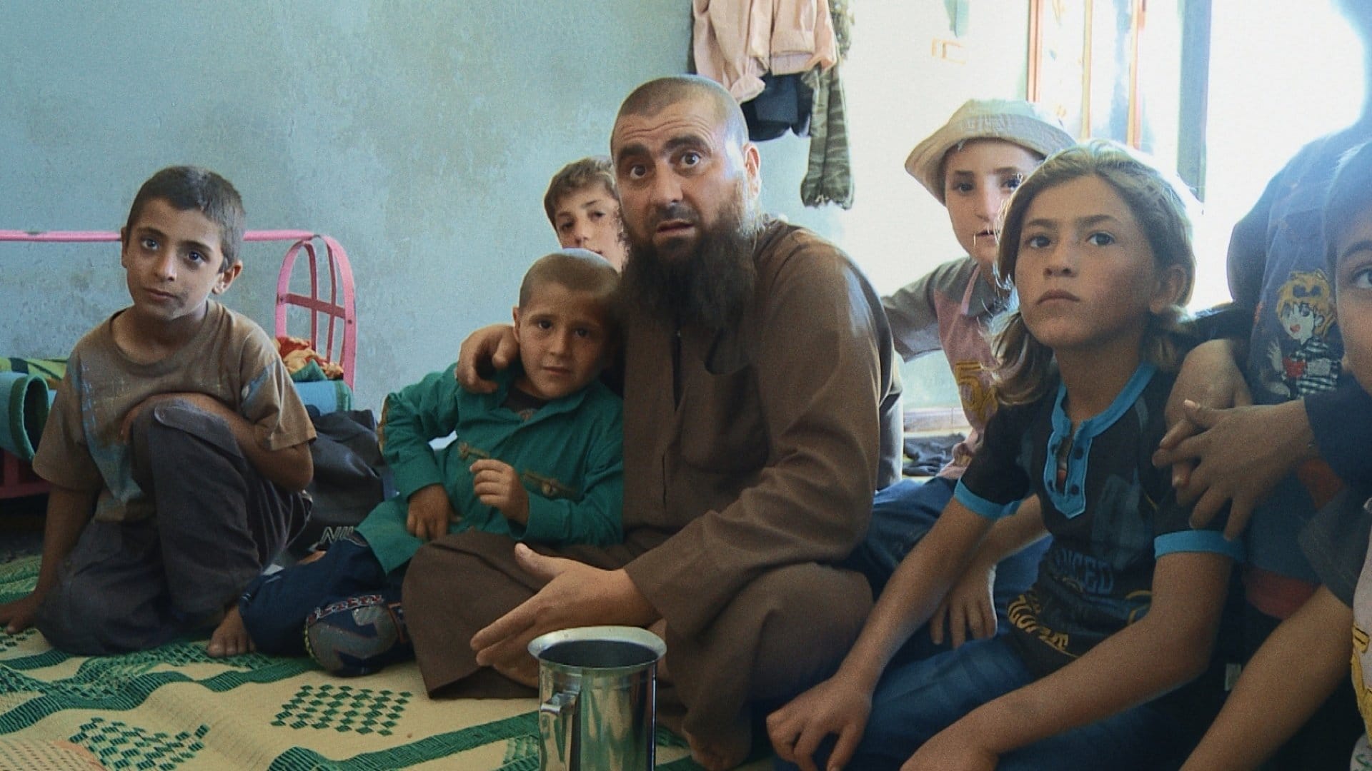 Of Fathers and Sons – Die Kinder des Kalifats (2017) - Ästhetik des Fanatismus