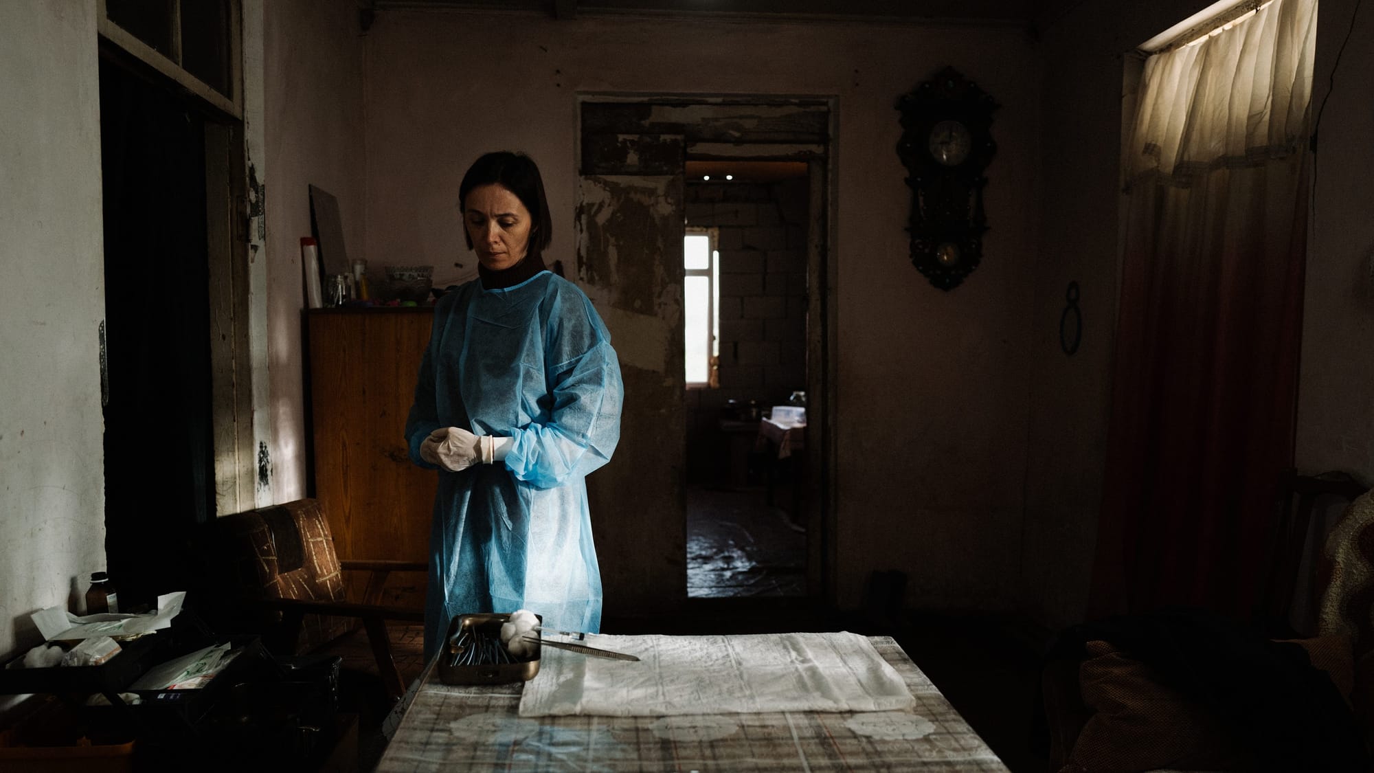 Gesehen: April (2024) - Bilder wie ein Gefängnis