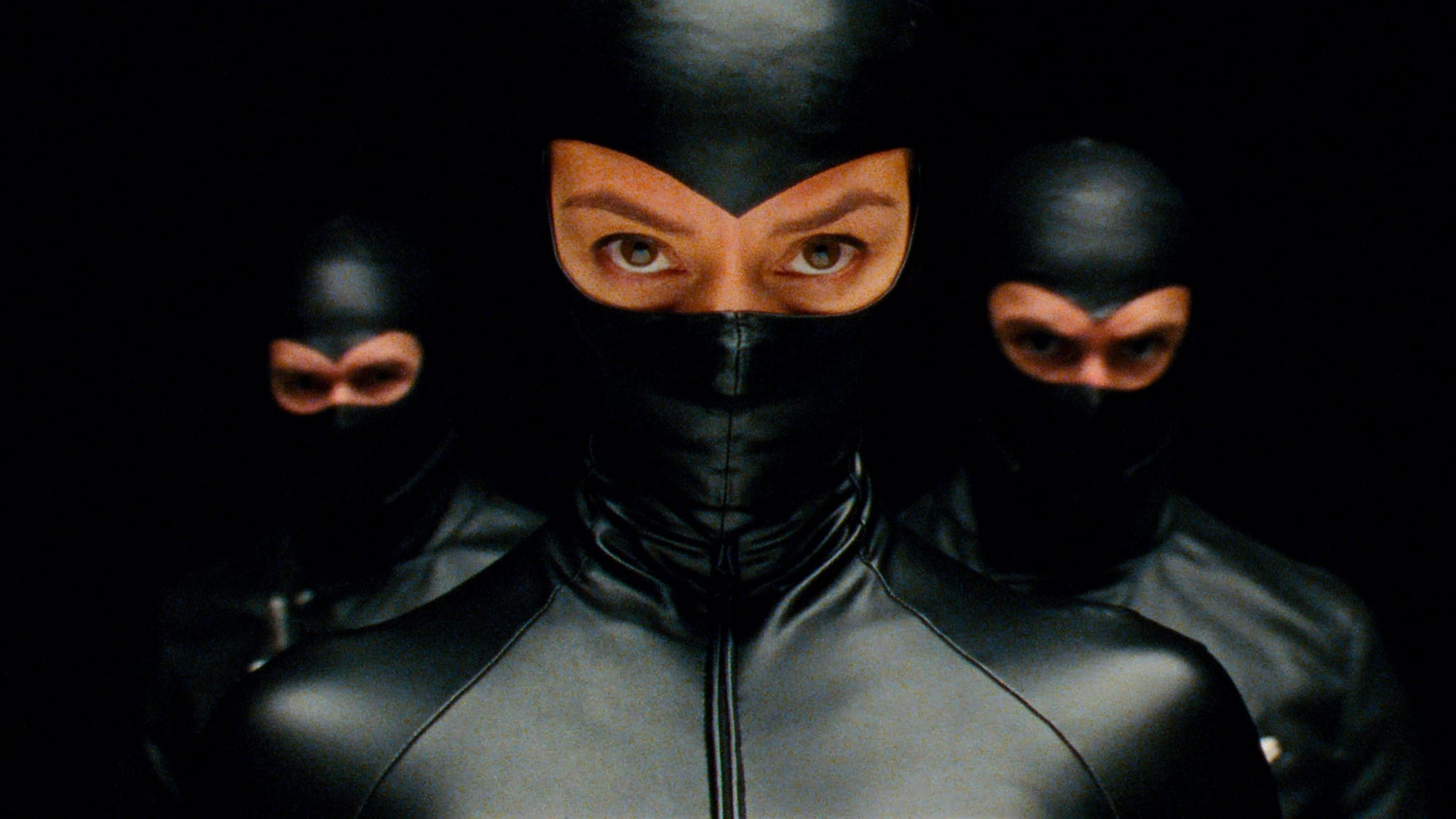 Gesehen: Reflection in a Dead Diamond (2025) - Alles bricht