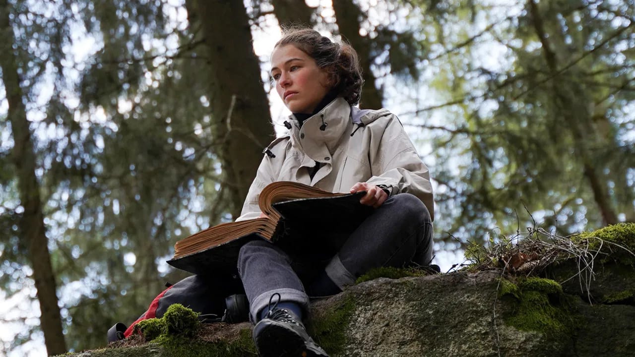 Schweigend steht der Wald (2022) - Haneke-Vibes