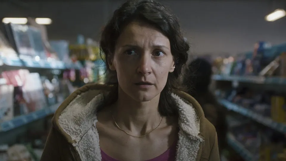 Gesehen: Victim (2022) - Wenn Wahrheit keine Rolle mehr spielt